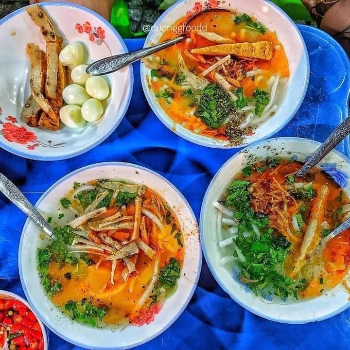 Bánh canh Đà Nẵng tại cô Cúc