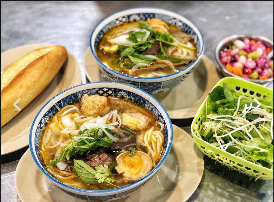  Bún bò Đà Nẵng cùng Bé Mai