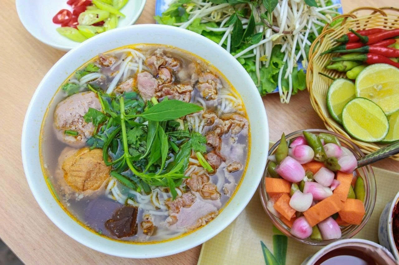 Bún bò Đà Nẵng với Mệ Mui