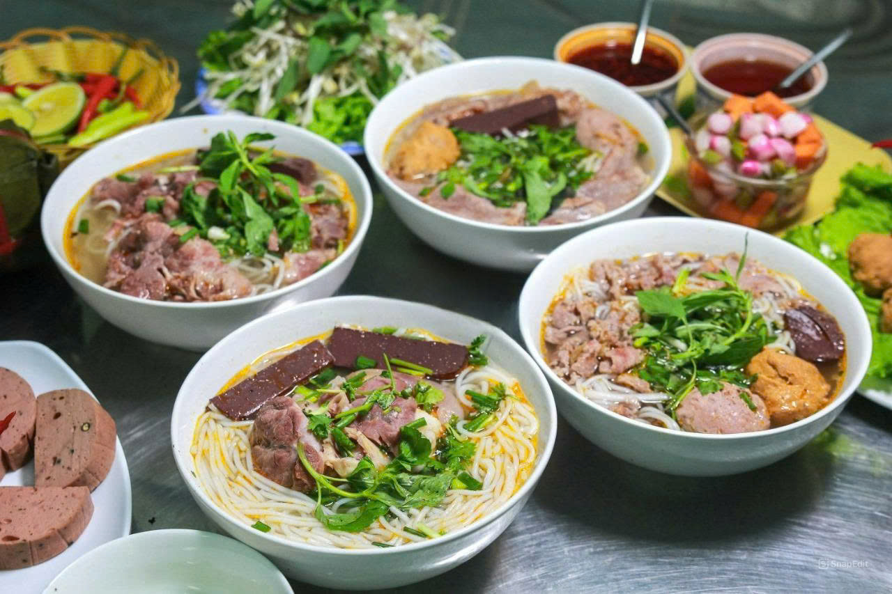 Bún bò Đà Nẵng với Mệ Mui